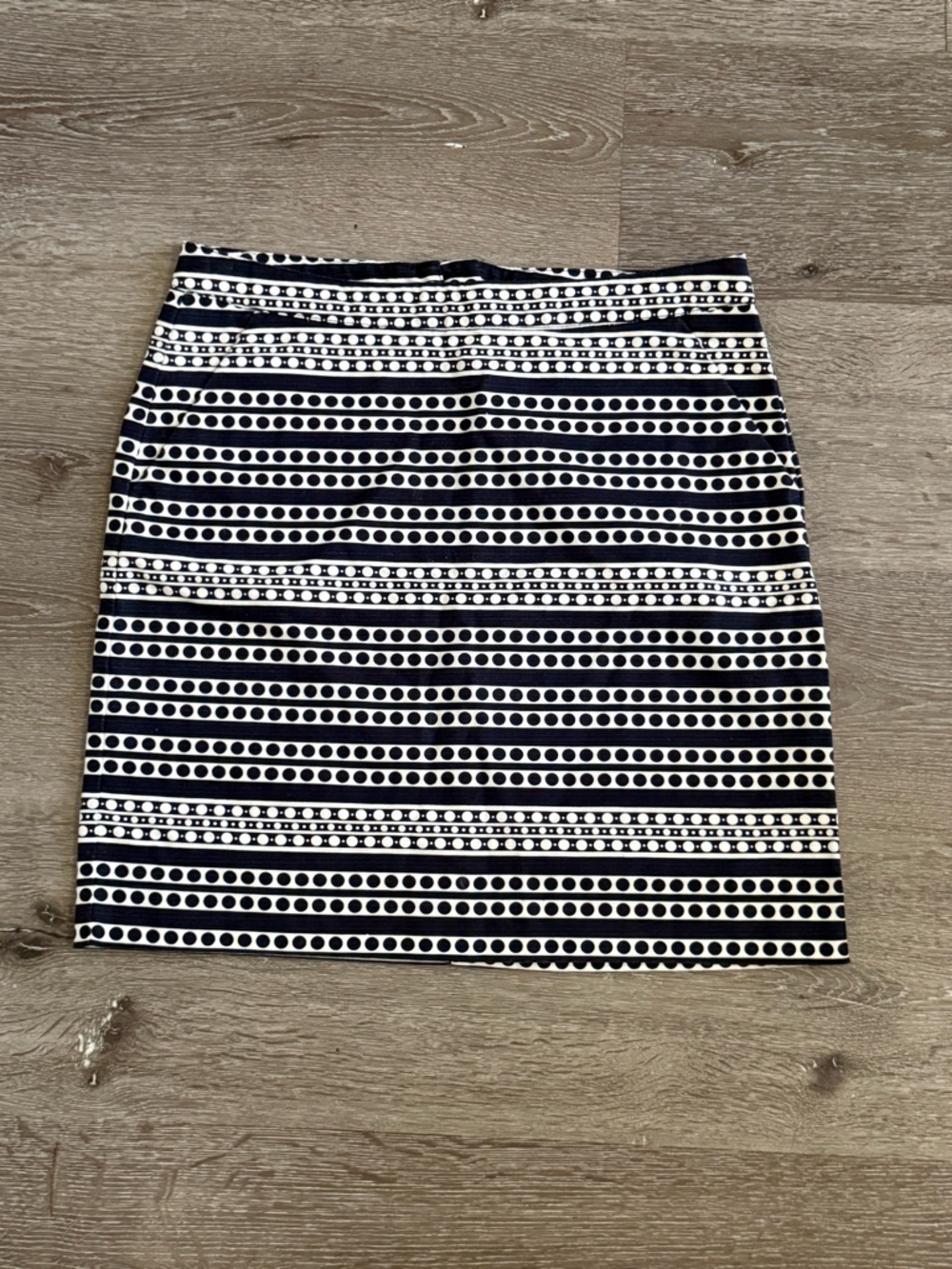 Tommy Hilfiger Women’s Black & White Graphic Print Skirt – Size 0